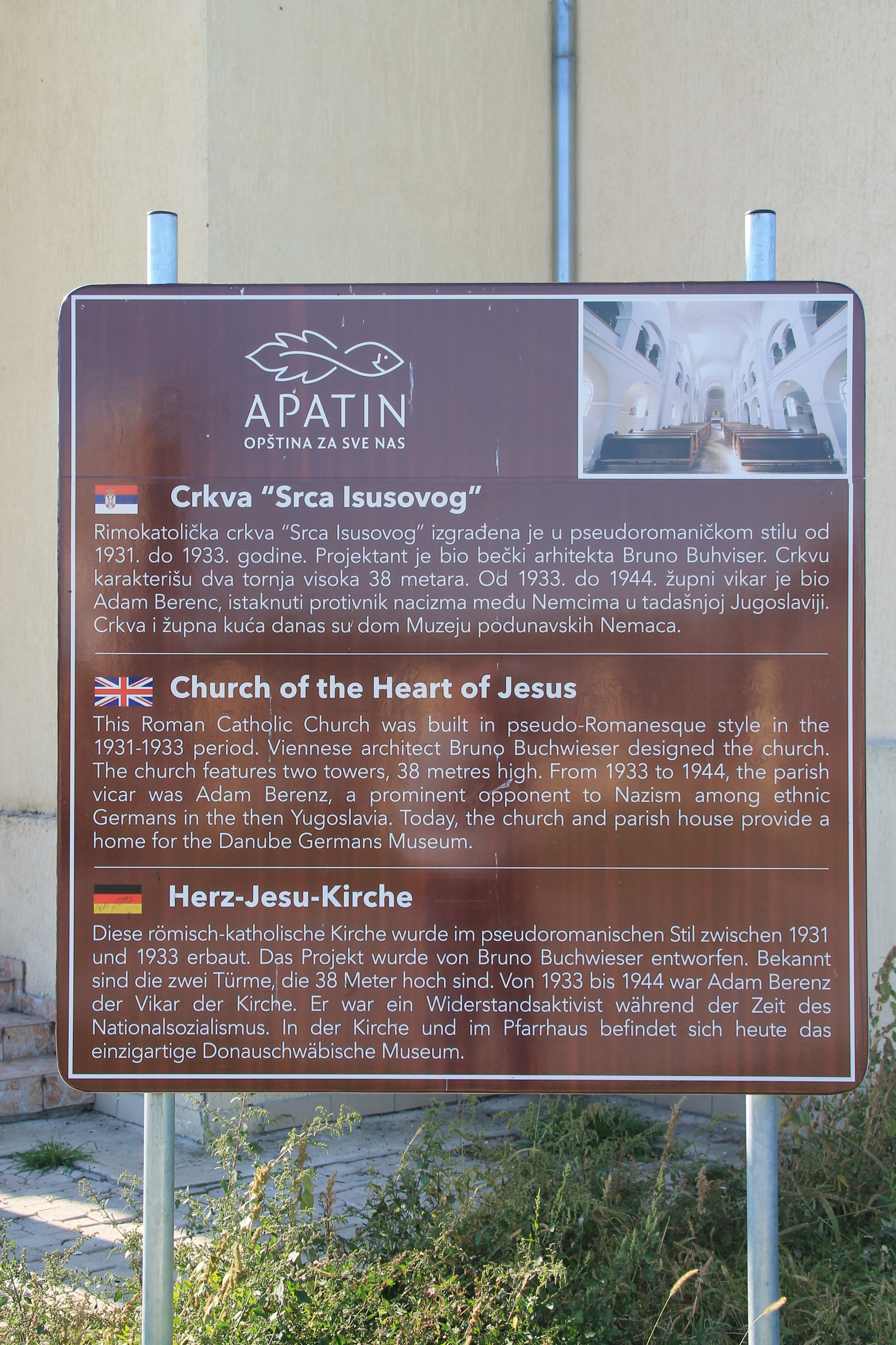 File:Wiki.Vojvodina IX Church of the Heart of Jesus (Apatin) 556.jpg -  Wikimedia Commons