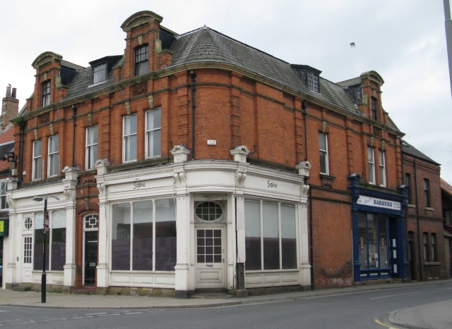 File:"Sophie's" - Corner of Micklegate - geograph.org.uk - 1317941.jpg