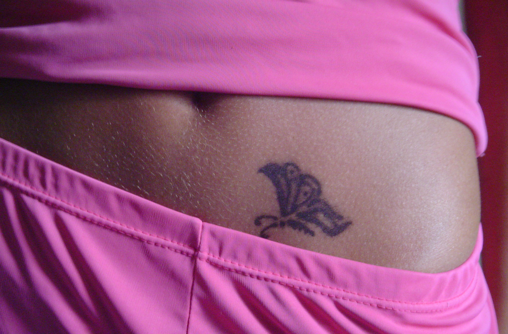 Venetian Tattoo Gathering : Tattoos : Blackwork : Female stomach tattoo
