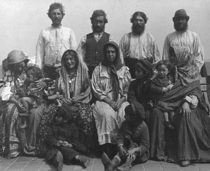 File:Augustus Francis Sherman - Romani in Serbia, 1906.jpg