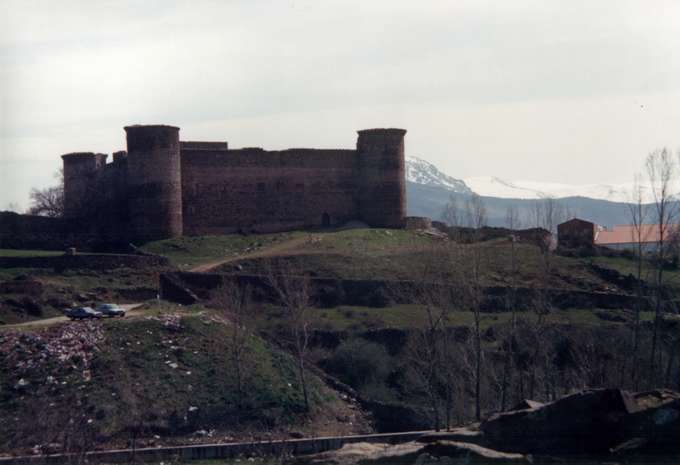 File:Barco de Avila Castillo.jpg