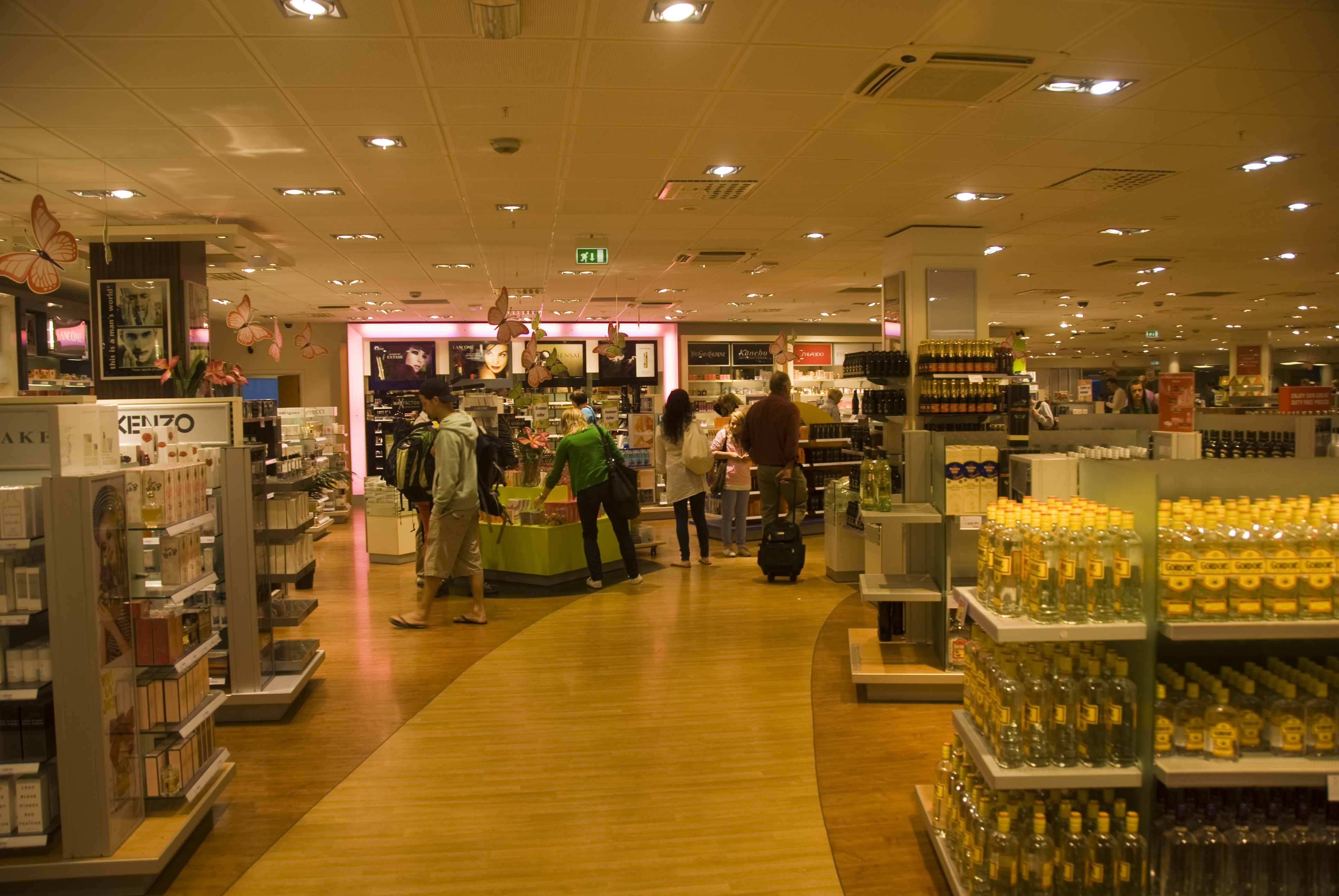 Duty-free shop - Wikipedia