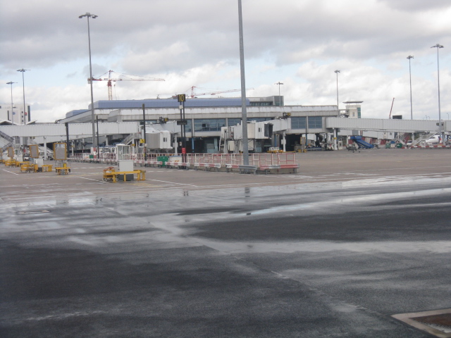 File:Birmingham Airport - Terminal 2 - geograph.org.uk - 1218642.jpg