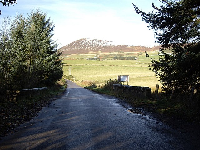 File:Bridge over Ord Burn - geograph.org.uk - 1033240.jpg