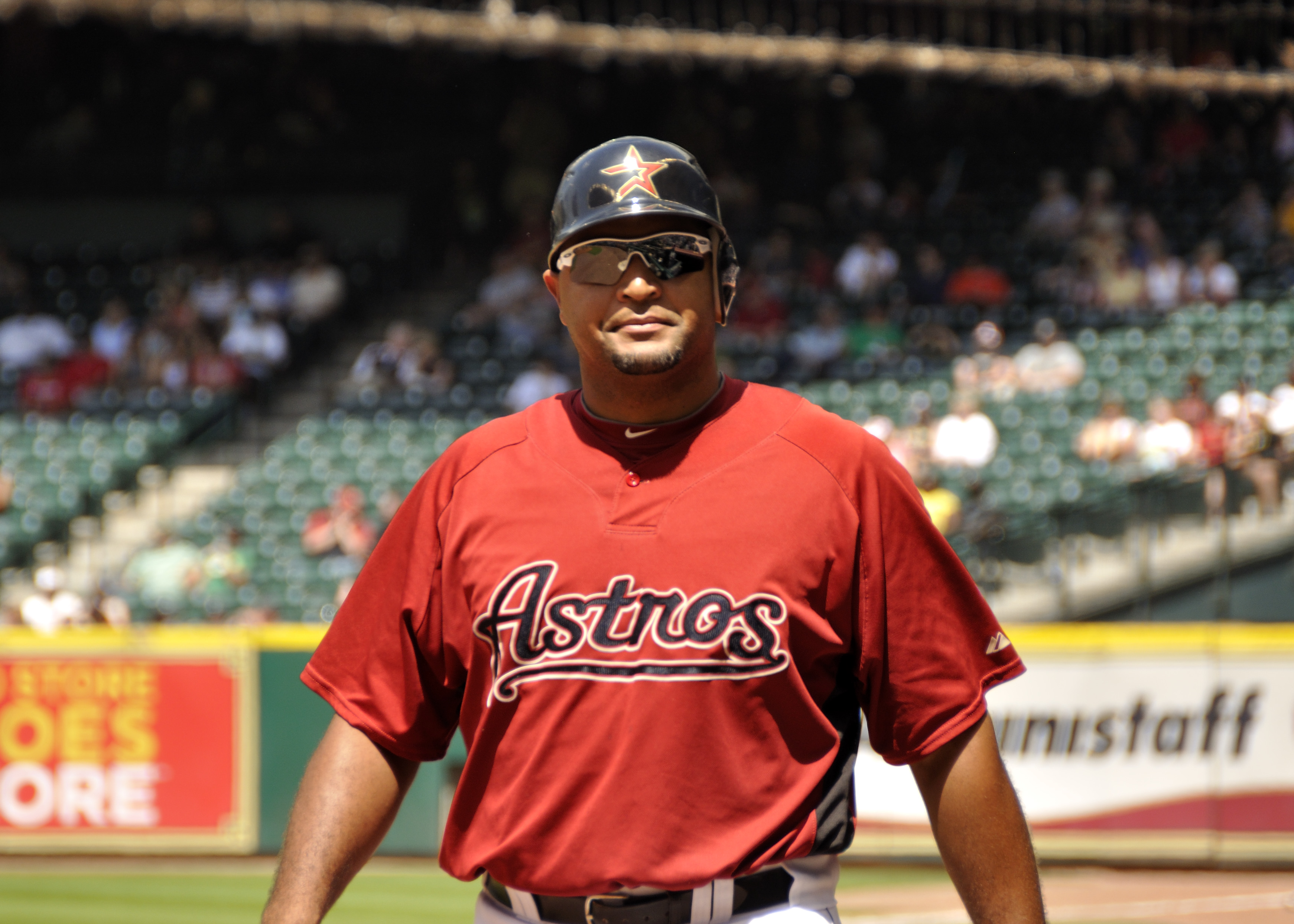 Sold at Auction: Houston Astros Carlos Lee N.L Silver Slugger