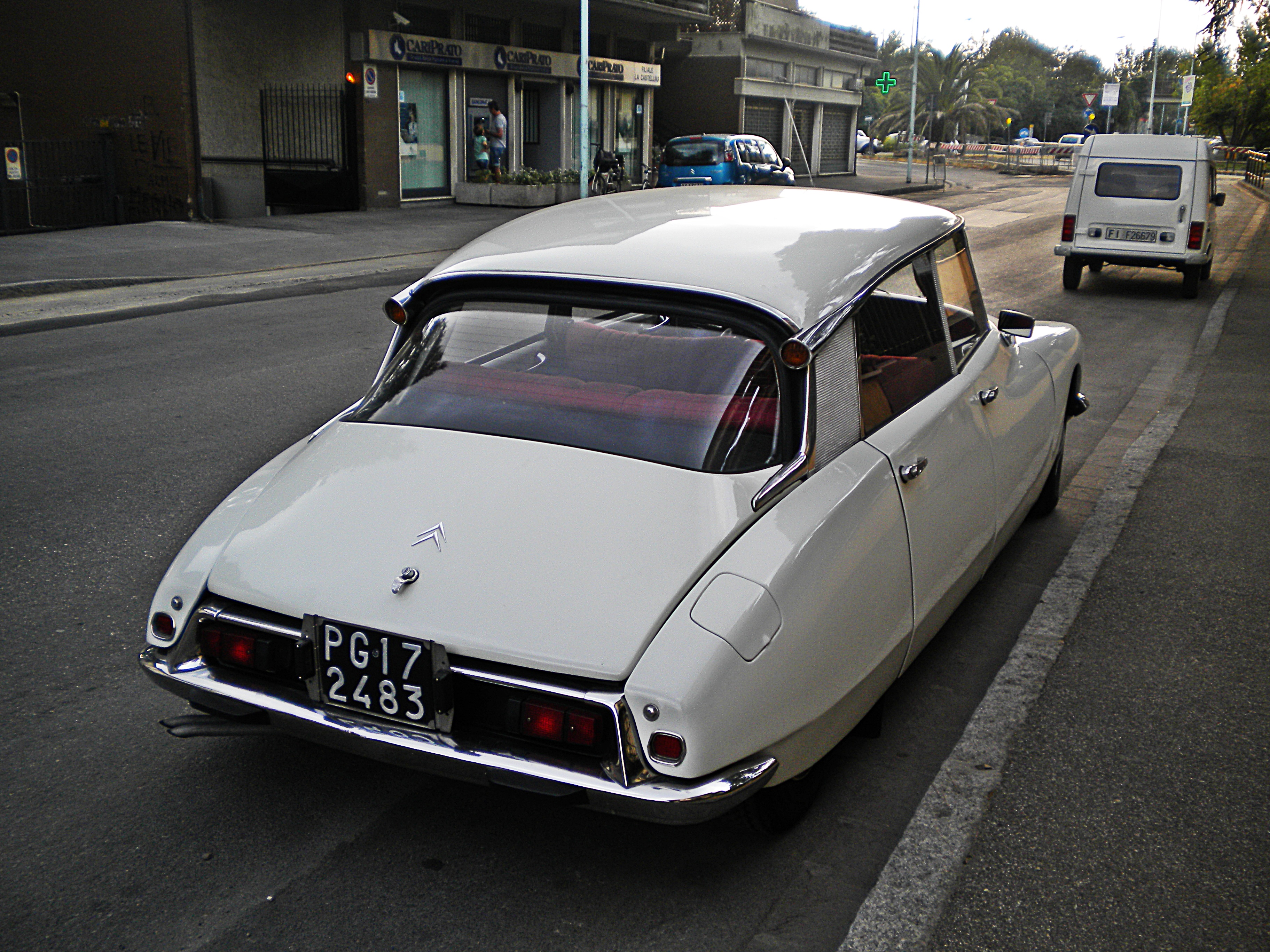 File:Citroen ds.jpg - Wikimedia Commons