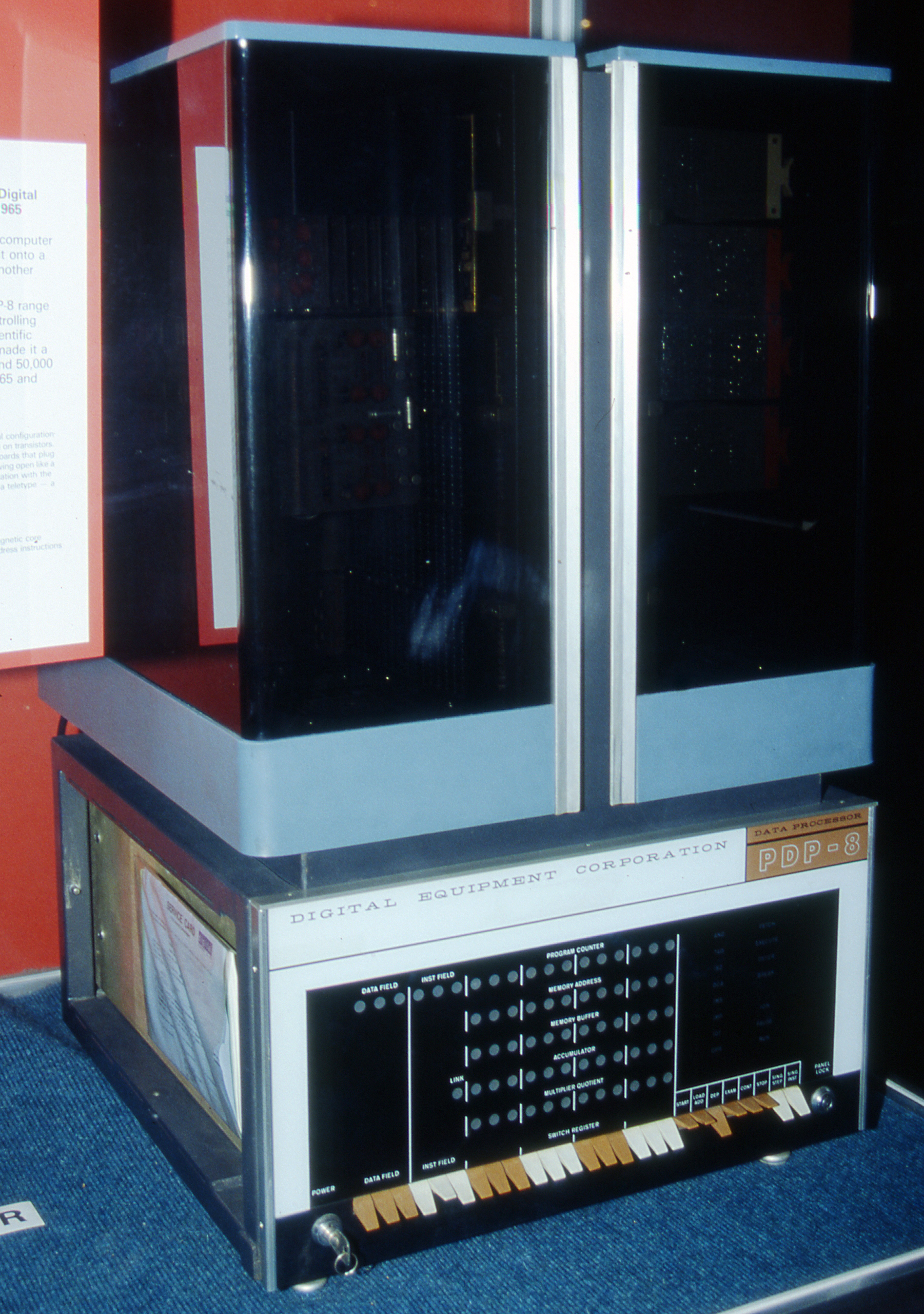 Archivo:DEC PDP-8.jpg - Wikipedia, la enciclopedia libre