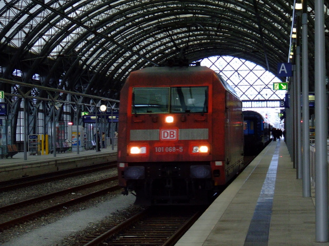 File:Dresden Hauptbahnhof (Dresden Central railway station) - geo-en.hlipp.de - 23152.jpg