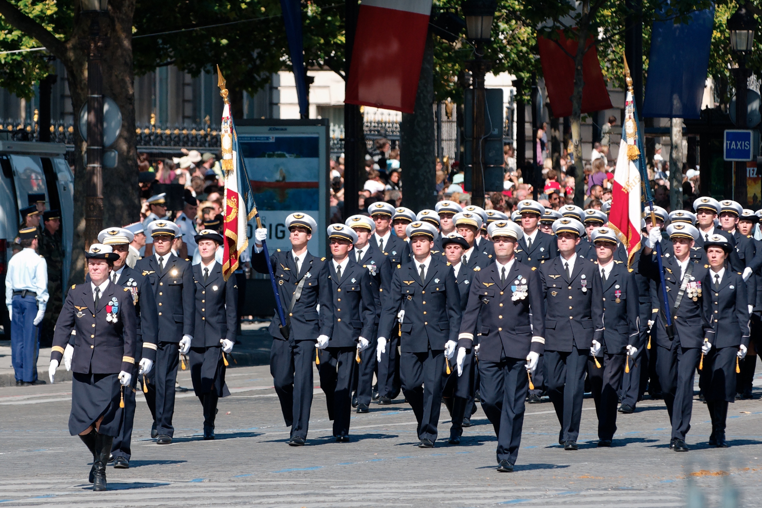 Uniforme militaire — Wikipédia