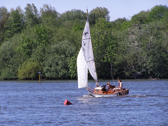 File:Essen- Baldeneysee - Photo By W.Oliver.Santos © 2009 - panoramio (13).jpg