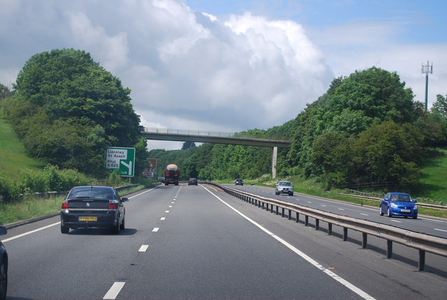 File:Footbridge over the A55 - geograph.org.uk - 3157306.jpg