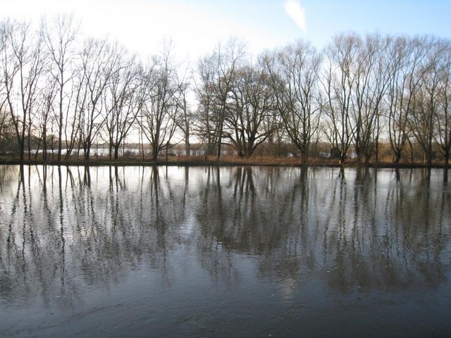 File:Full to the brim - geograph.org.uk - 1977163.jpg