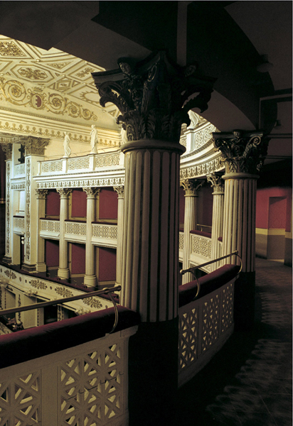 Interior of present theater by Gianni Fabbri GianniFabbri teatro della fortuna interno.jpg