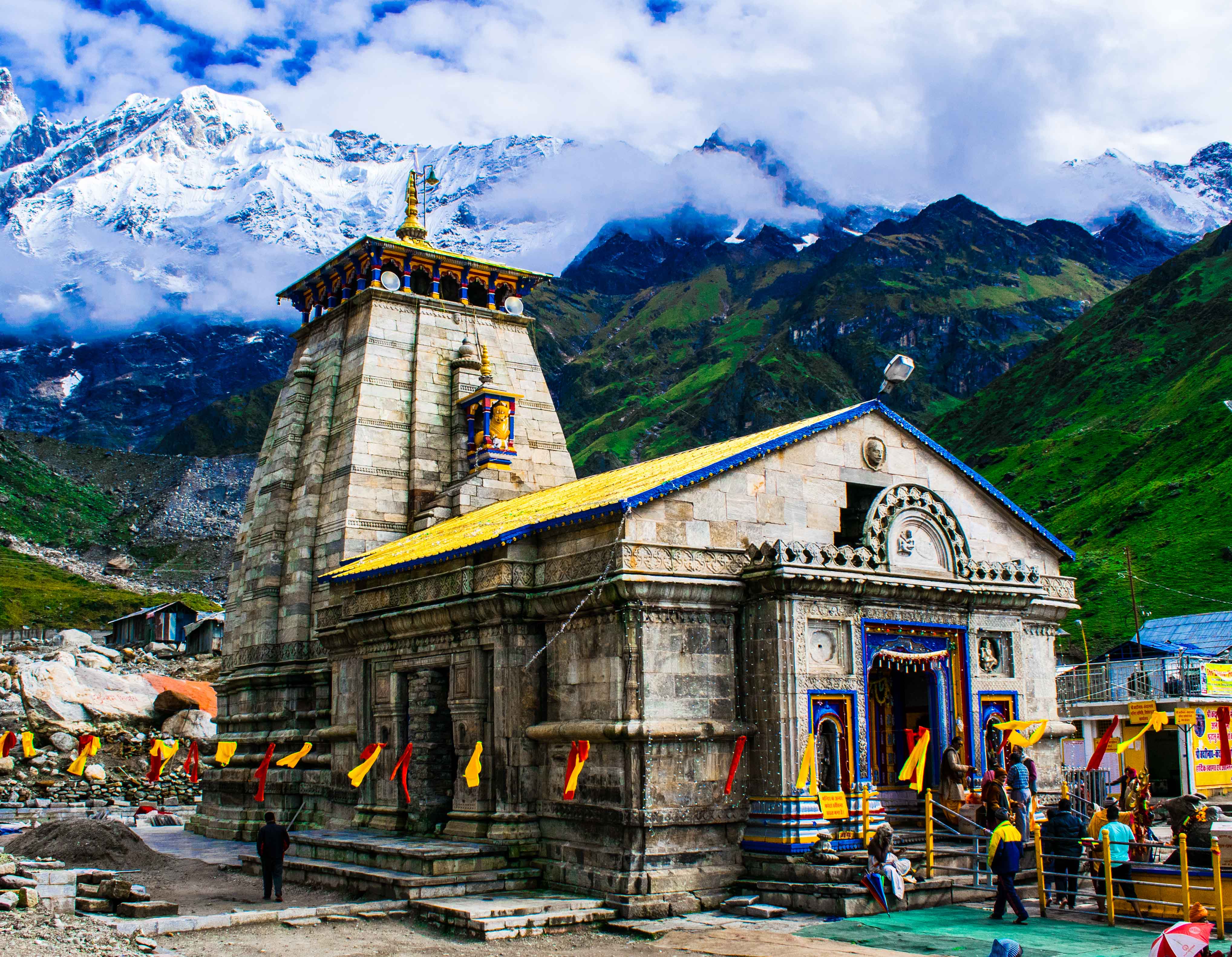 Watch: Kedarnath shrine in Uttarakhand received fresh snowfall - The  Economic Times Video | ET Now