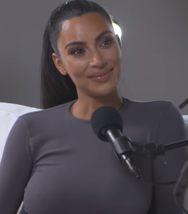 File Kim Kardashian 18 2 Png 维基百科 自由的百科全书