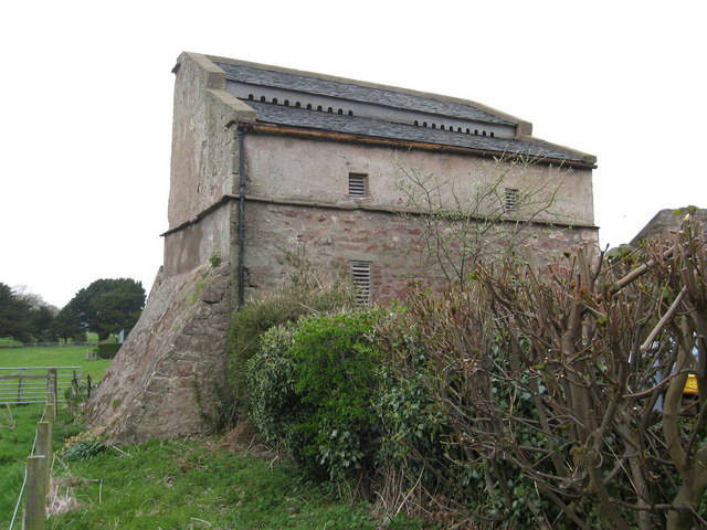 File:Lectern Doocot at Ruchlaw, near Stenton - geograph.org.uk - 165207.jpg