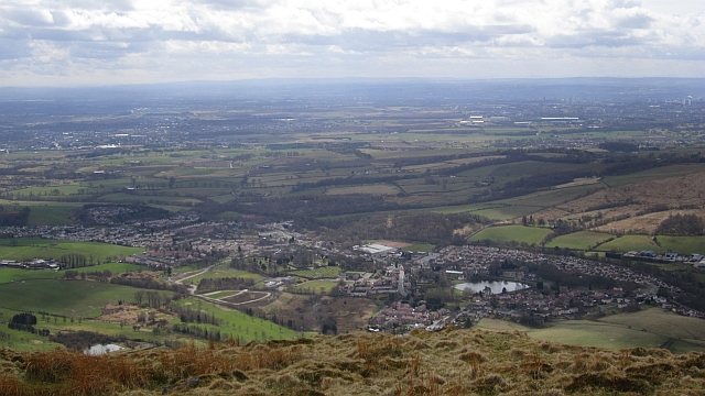 File:Lennoxtown (geograph 3502148).jpg