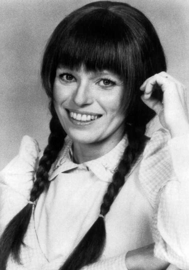 Lasser as Mary Hartman in 1976