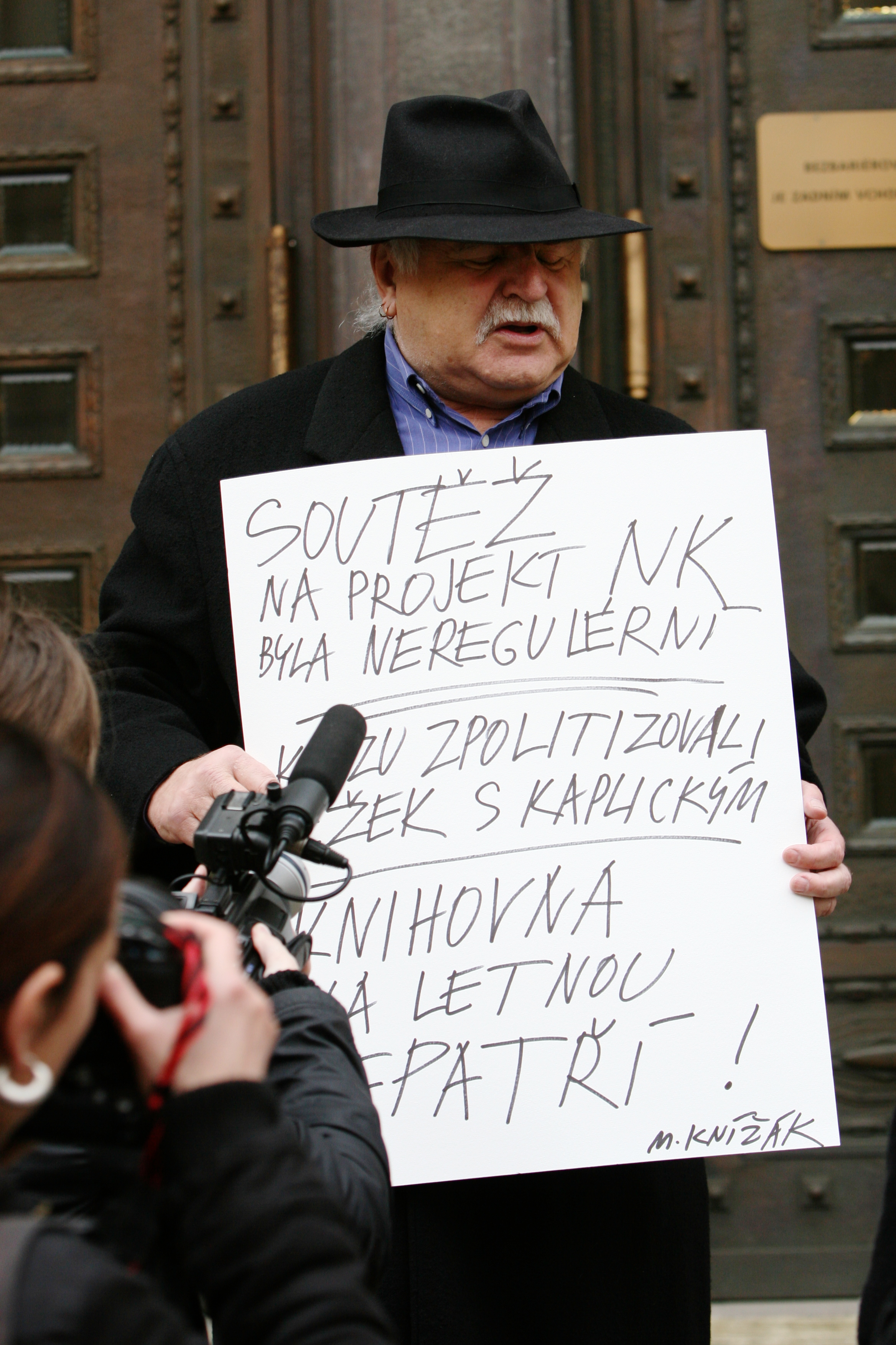 File Milan Knizak Sign Jpg Wikimedia Commons