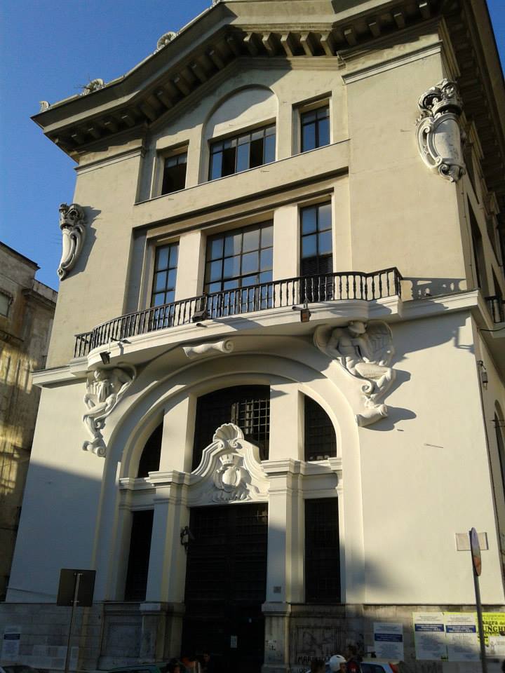 Palazzo dei Telefoni (piazza Nolana) - Wikipedia