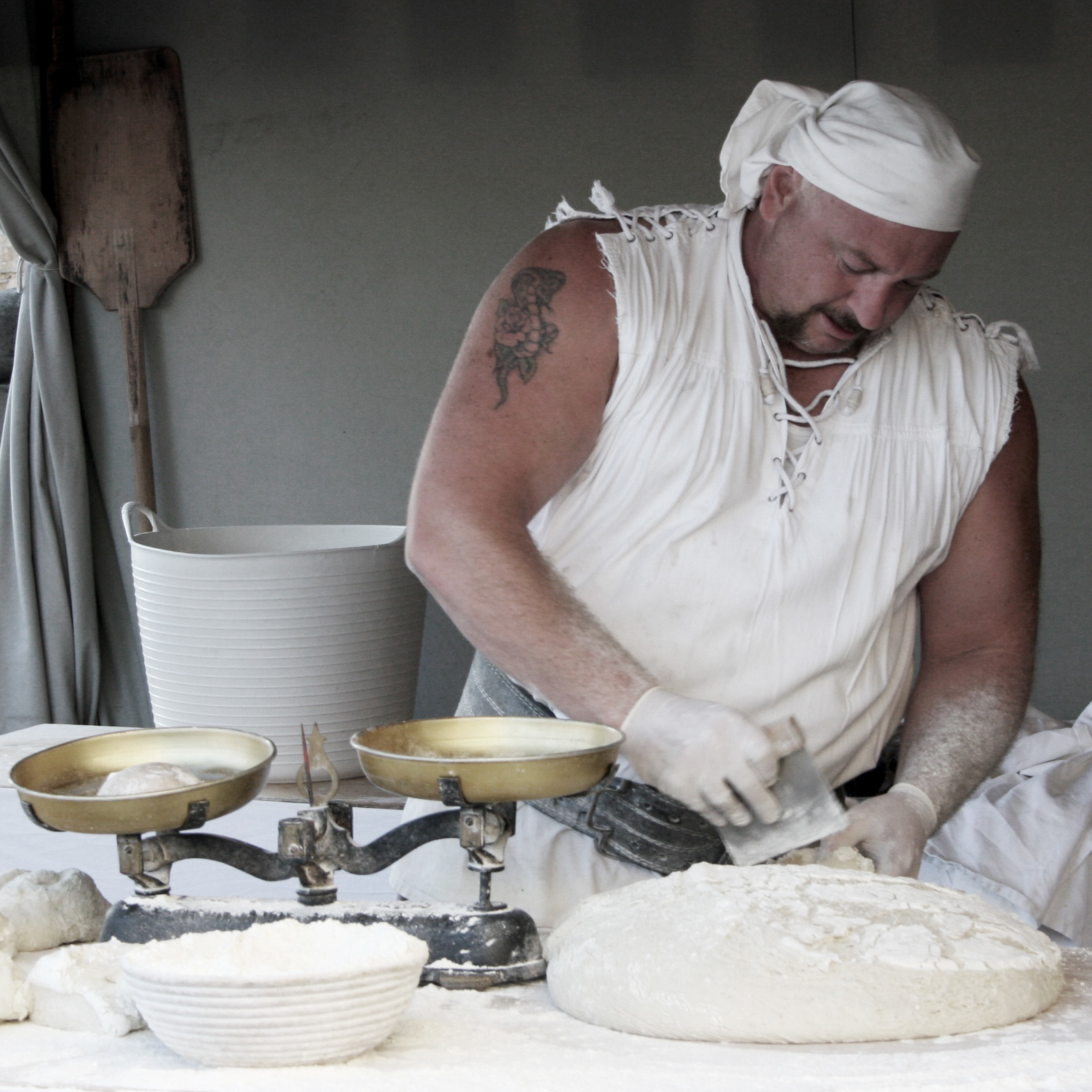 Pan me. El Panadero в женском роде. El Panadero con el Pan магическая битва. Панадерос. El Panadero con el Pan текст.