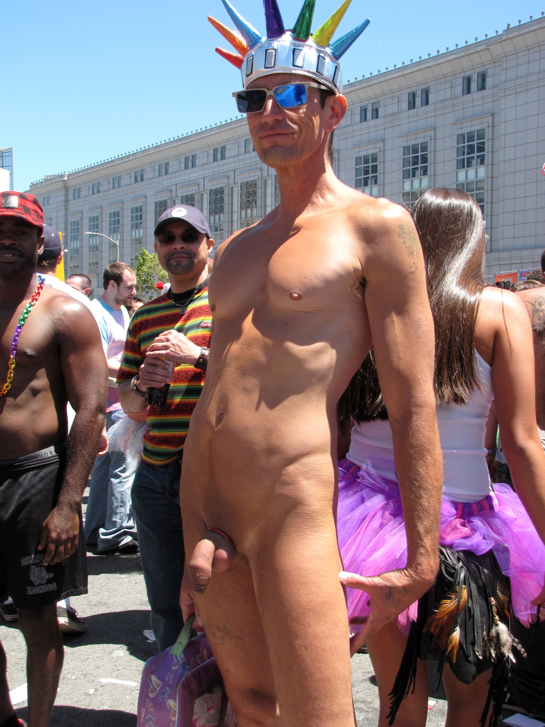 Happy (naked) sf pride! 😎 🌈.