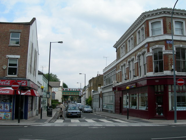 File:Seldens Corner, Hammersmith - geograph.org.uk - 851358.jpg