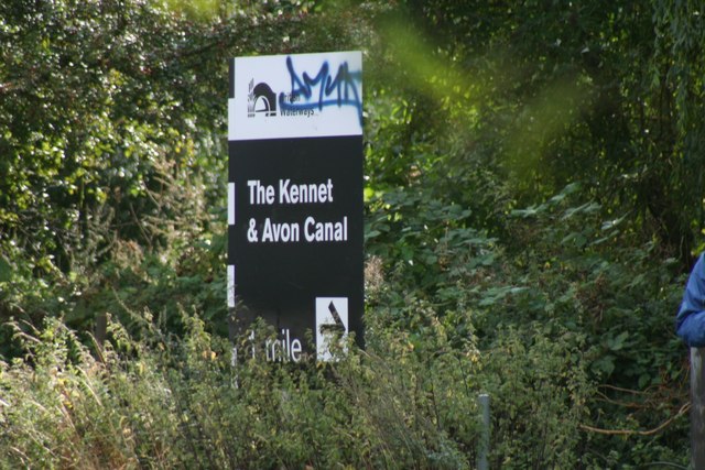 File:Signboard at the junction of the Thames with the Kennet and Avon Canal - geograph.org.uk - 970716.jpg