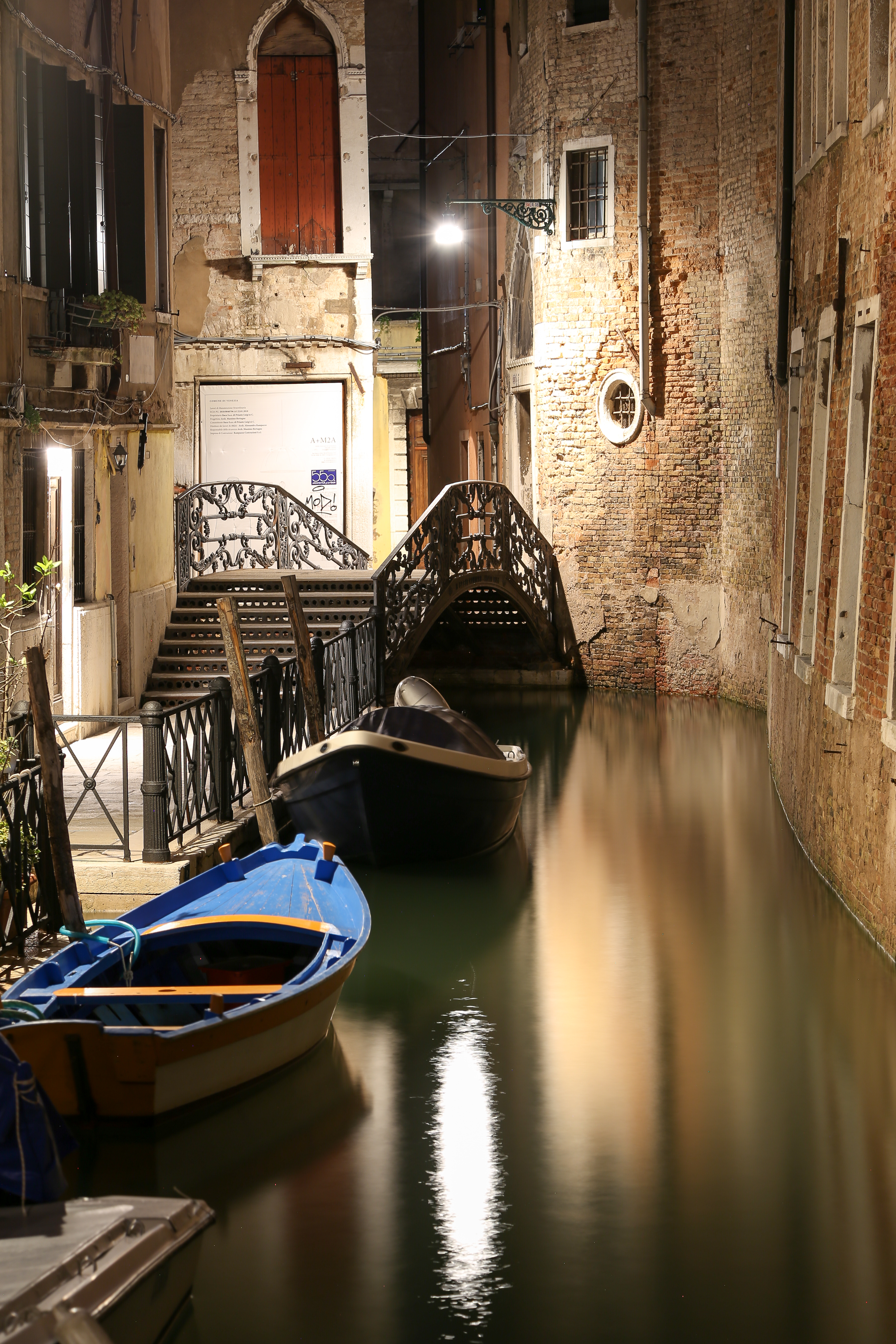 File:Venezia Canali.jpg - Wikimedia Commons