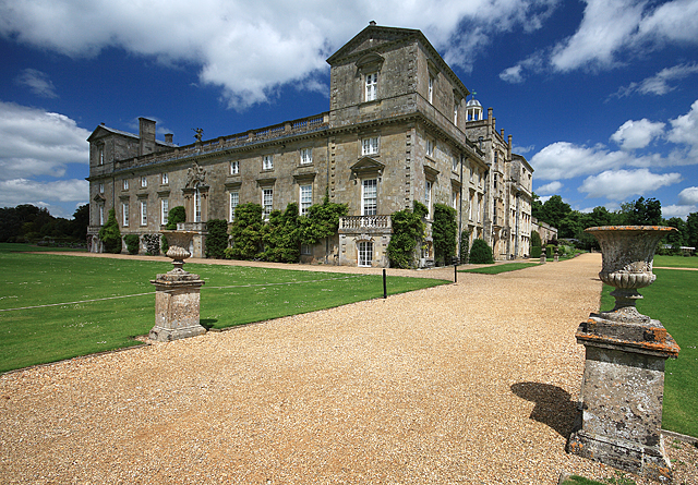 File:Wilton House South Front - geograph.org.uk - 831876.jpg