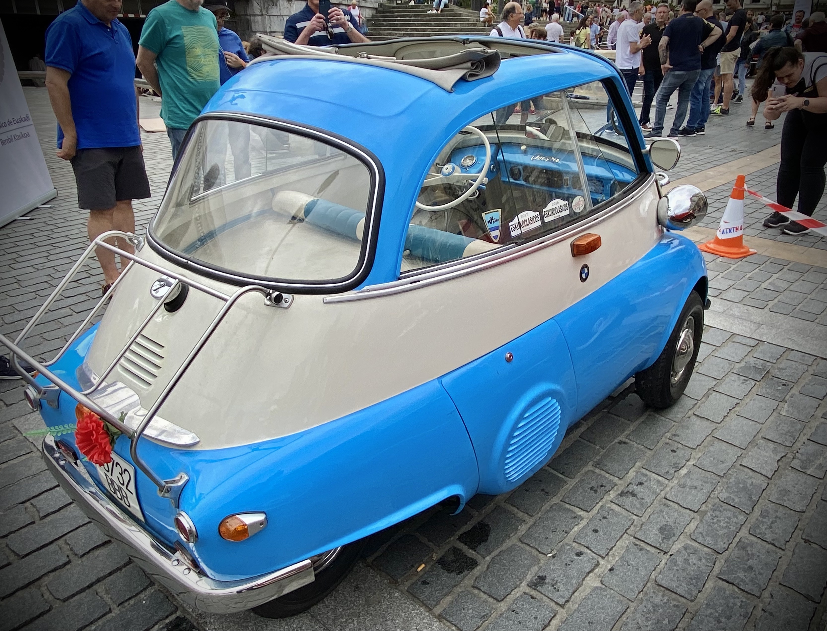 BMW Isetta 250 Pink