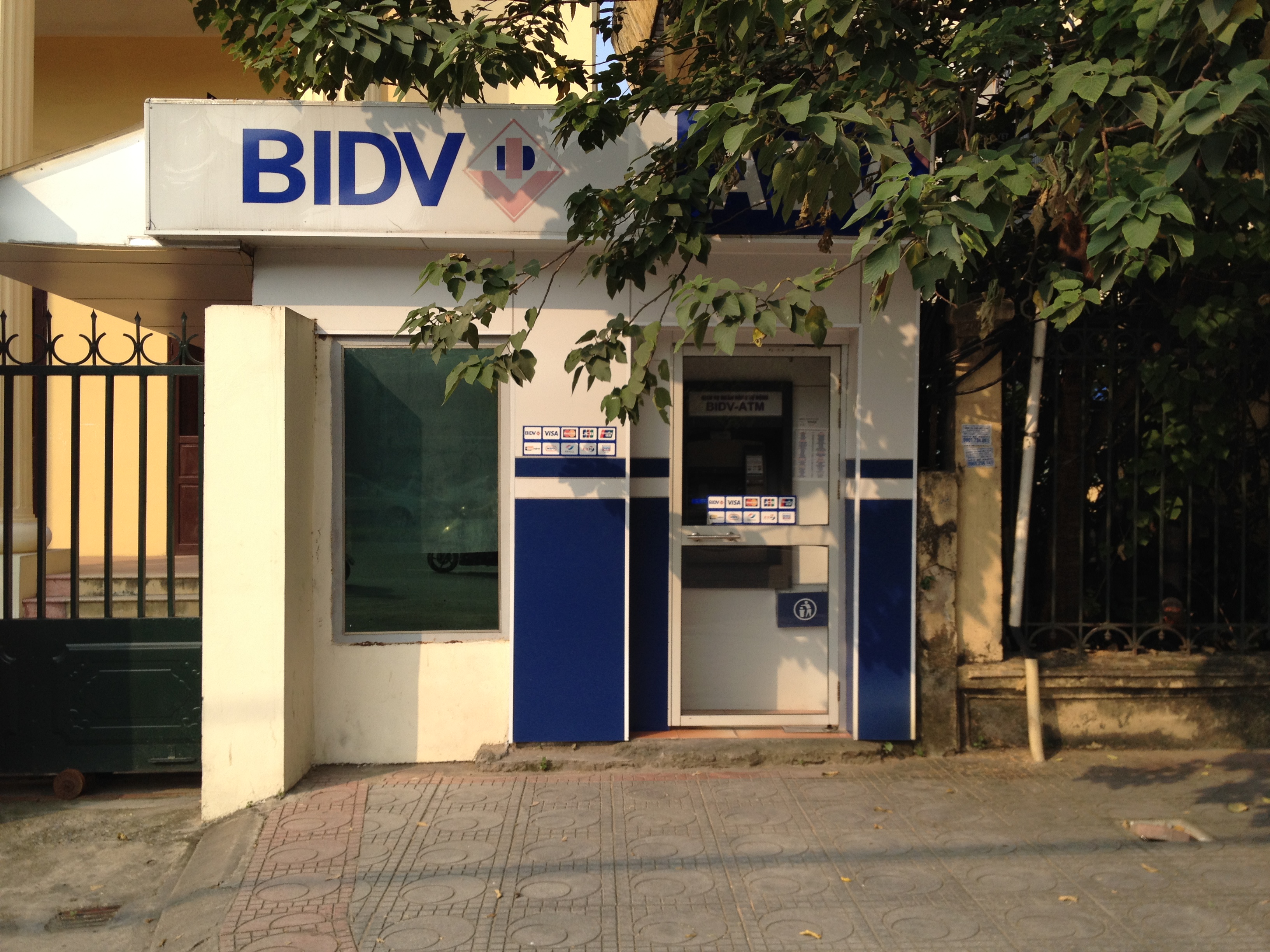 Банк BIDV. BIDV ATM. BIDV ATM Vietnam. BIDV 3*.