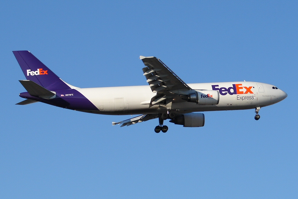 Airbus A300-600RF (FedEx) (2376466262).jpg