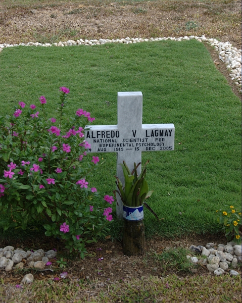 File:Alfredo lagmay grave.jpg