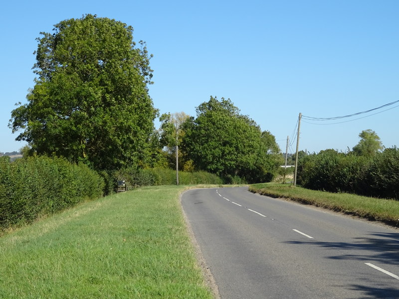 File:Bend in Worminghall Road - geograph.org.uk - 6274406.jpg