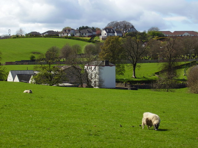 File:Burnhouse Farm and Mearns cemetery - geograph.org.uk - 940221.jpg