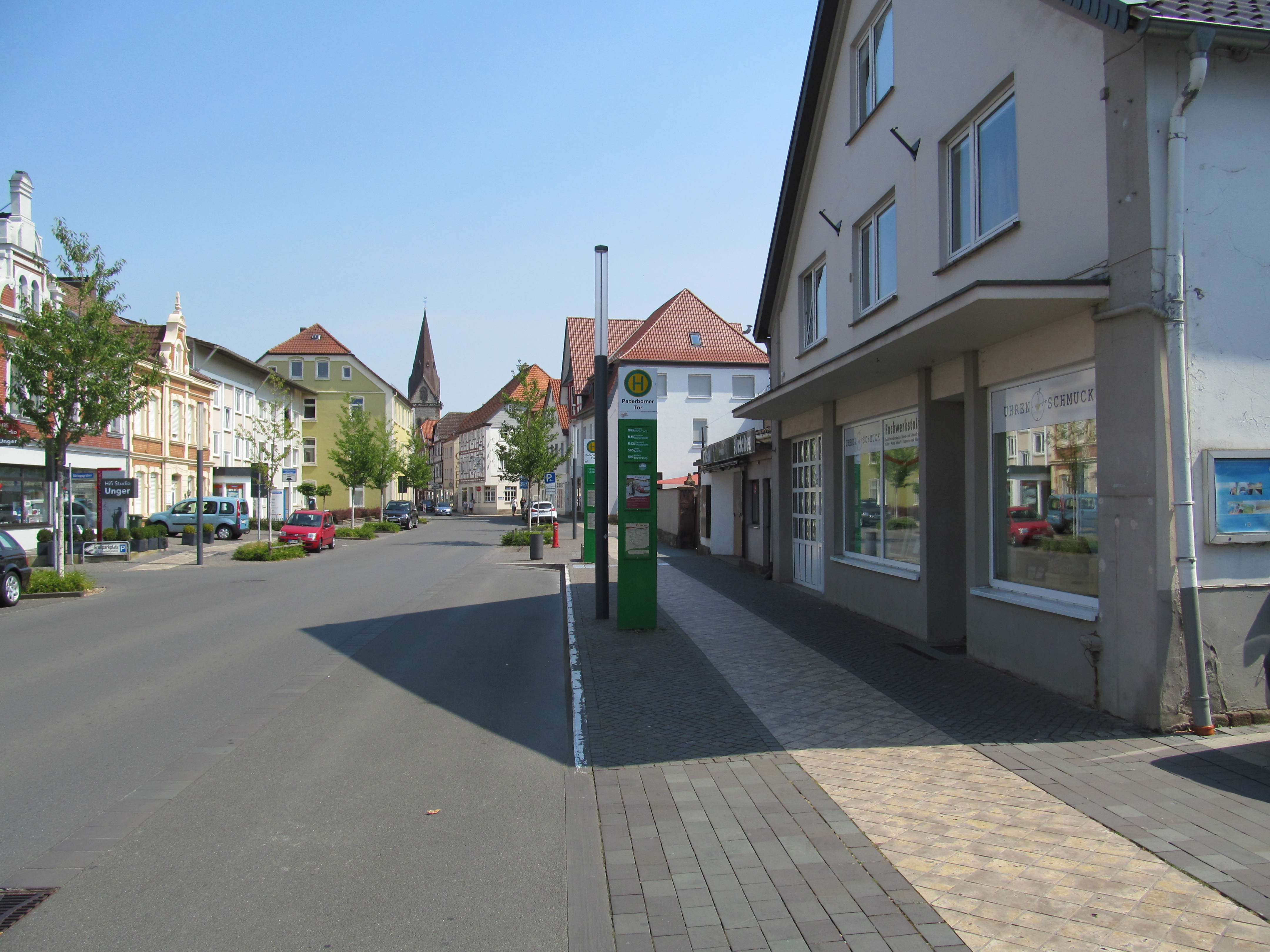 File:Bushaltestelle Paderborner Tor, 2, Warburg, Landkreis Höxter.jpg -  Wikimedia Commons
