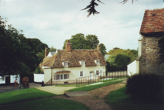 File:Cottage in Swaffham Prior, Cambridgeshire - geograph.org.uk - 1511703.jpg