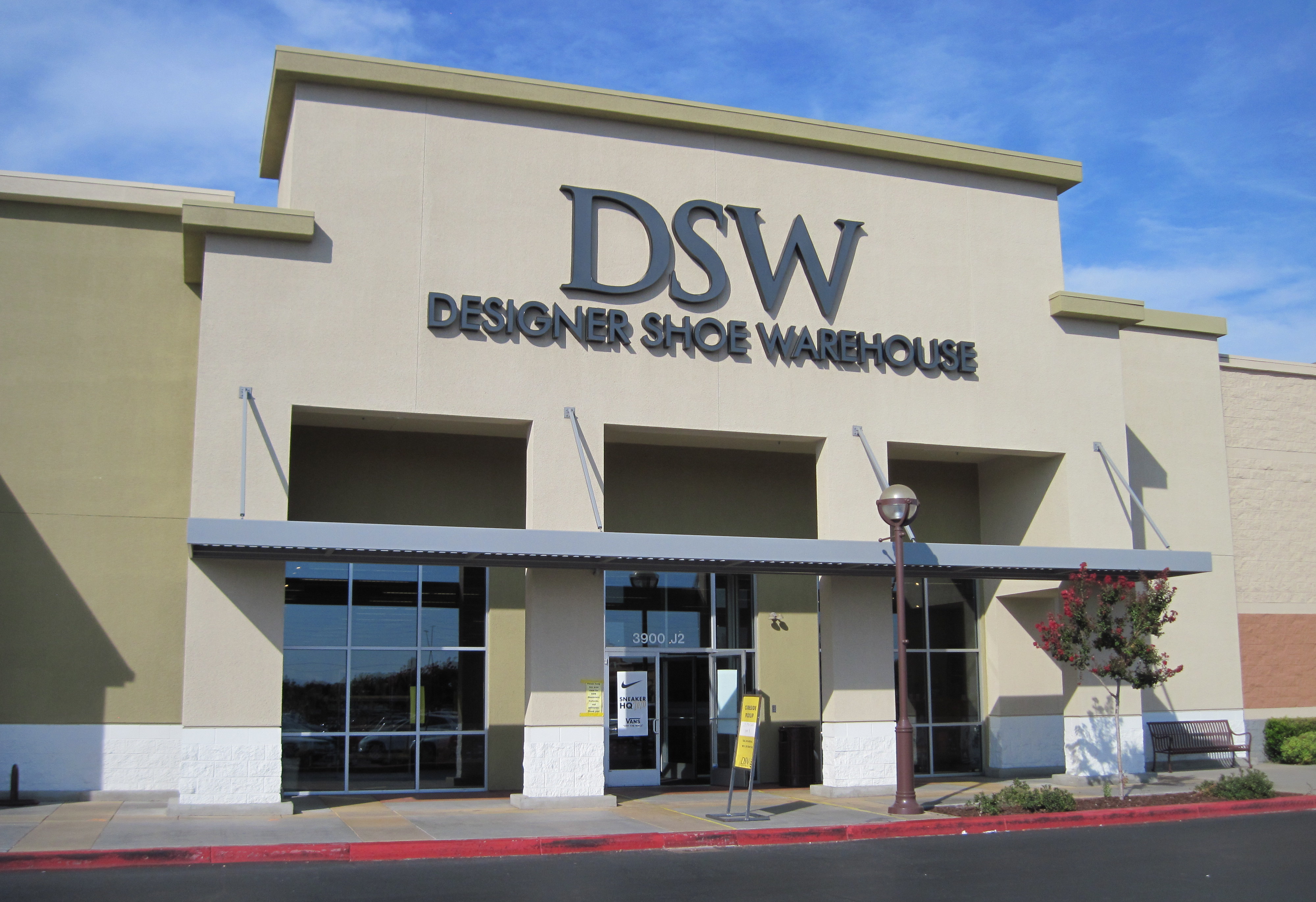 Off Broadway Shoe Warehouse - Shoe Store in Central Hollywood