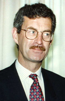 File:Dick Spring 1995 (headshot).jpg