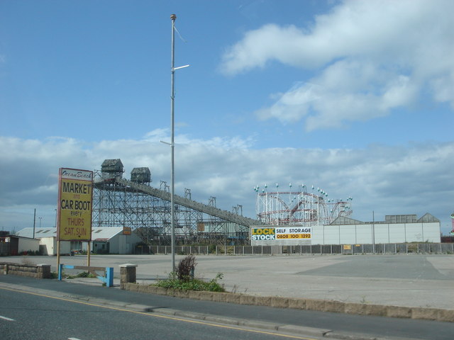 File:Fairground in Rhyl - geograph.org.uk - 237809.jpg