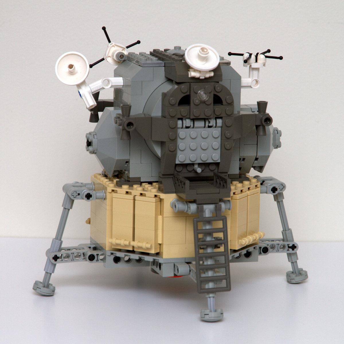 File:LEGO 10029 Lunar Lander Wikimedia