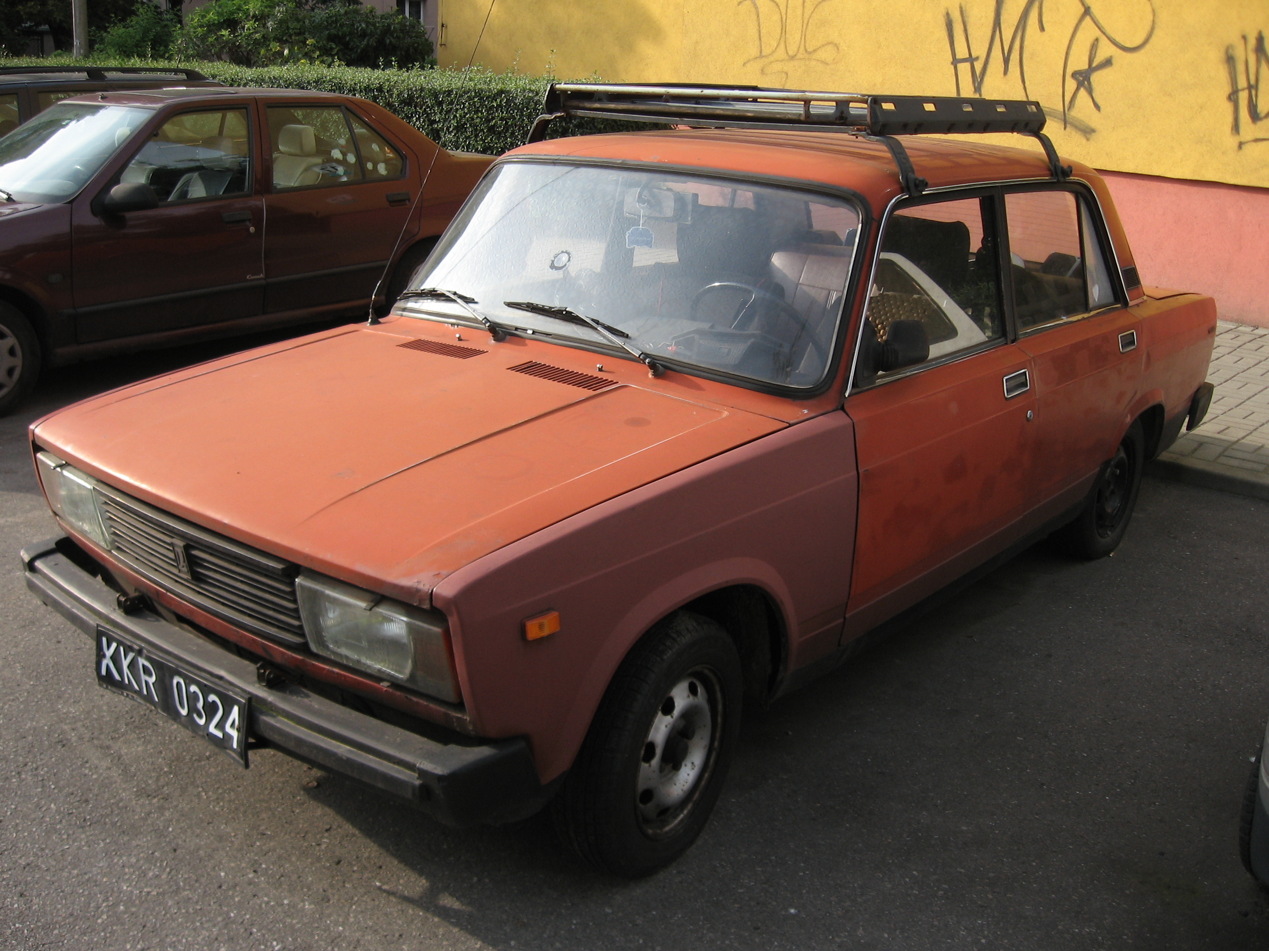 File:Lada 2105 1300 S (2).jpg Wikimedia Commons