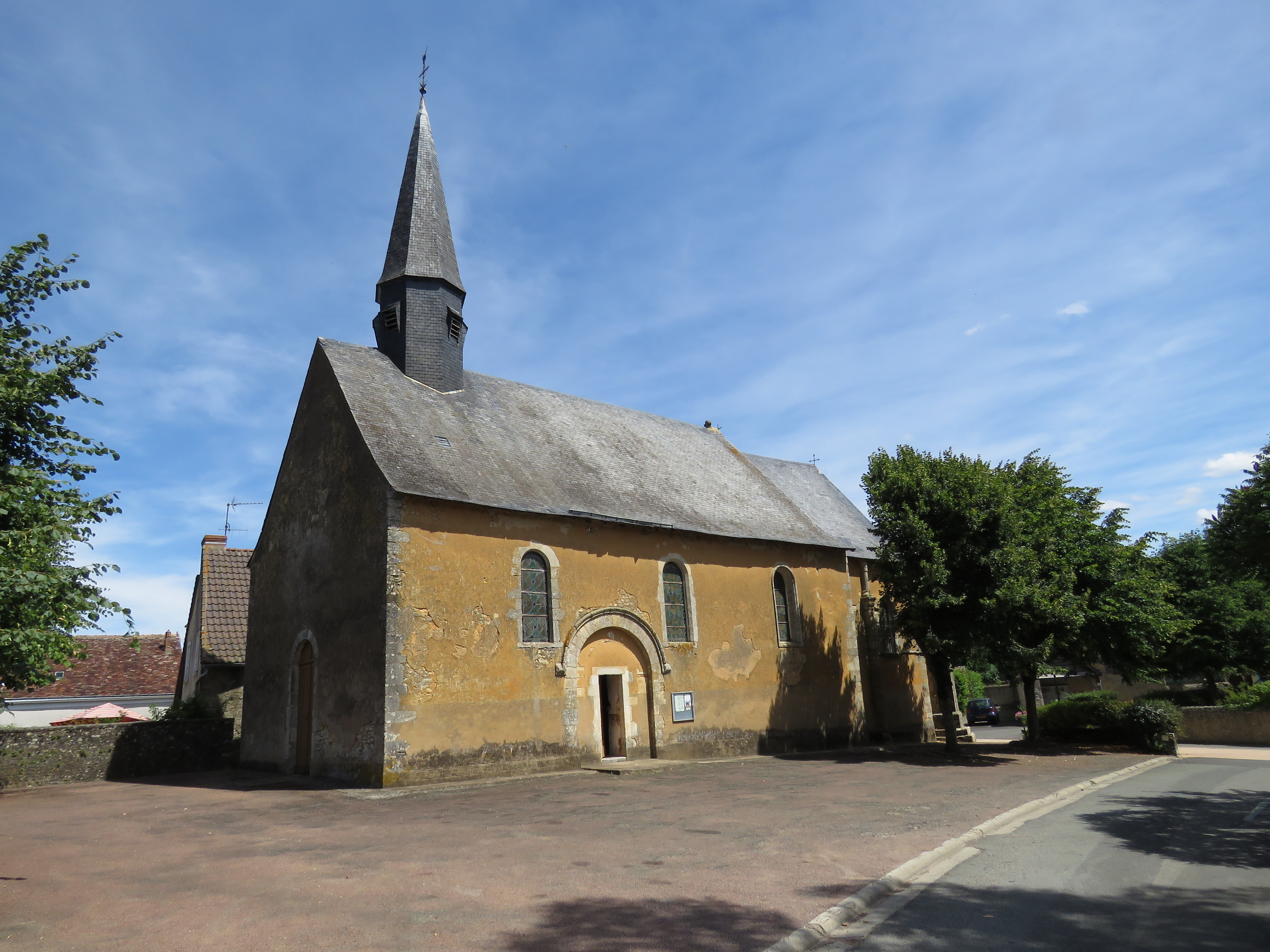 Église de Longnes  France Pays de la Loire Sarthe Longnes 72540
