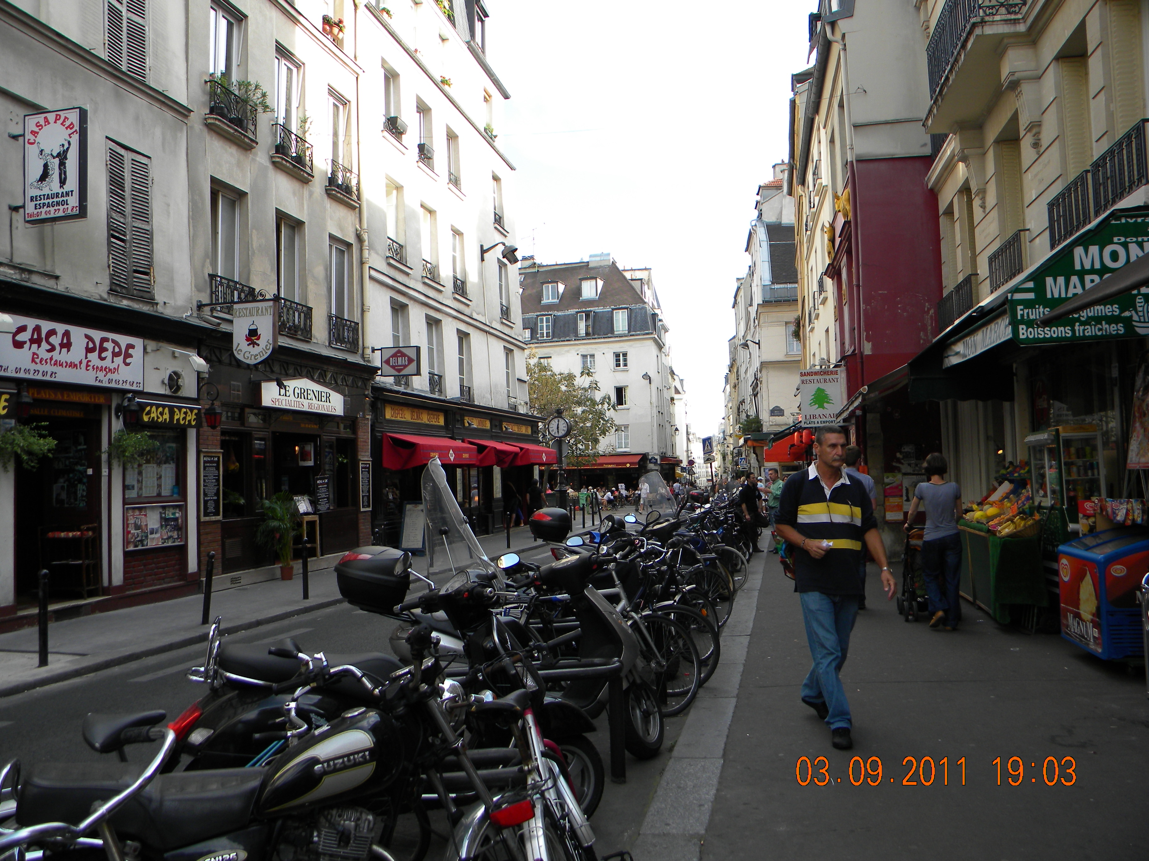 Paris 90. Улица Муфтар в Париже. Застройка улиц Муфтар в Париже. Rue Mouffetard (Paris, France). Улиц Муфтар в Париже реконструкция.