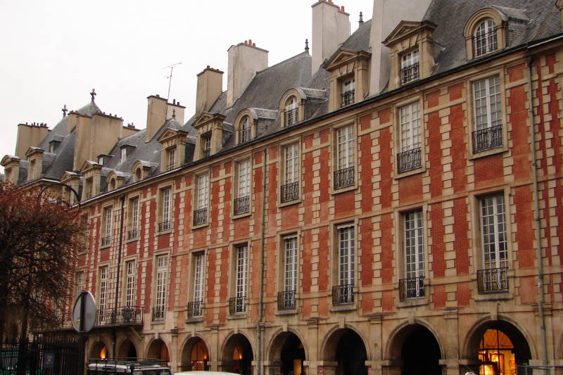 File:Place des Vosges (16628839924).jpg