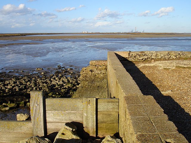 Quay at Horrid Hill - geograph.org.uk - 371477