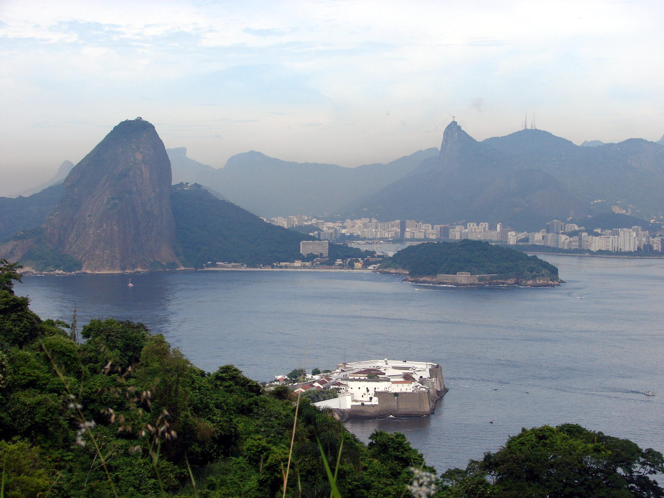 File:Clube Portugues de Niteroi - panoramio.jpg - Wikimedia Commons