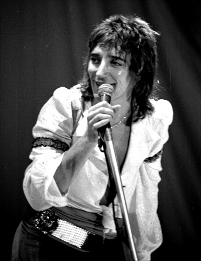 Stewart performing in Oslo in November 1976