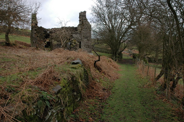 File:Ruined cottage at Cae-drain - geograph.org.uk - 347422.jpg